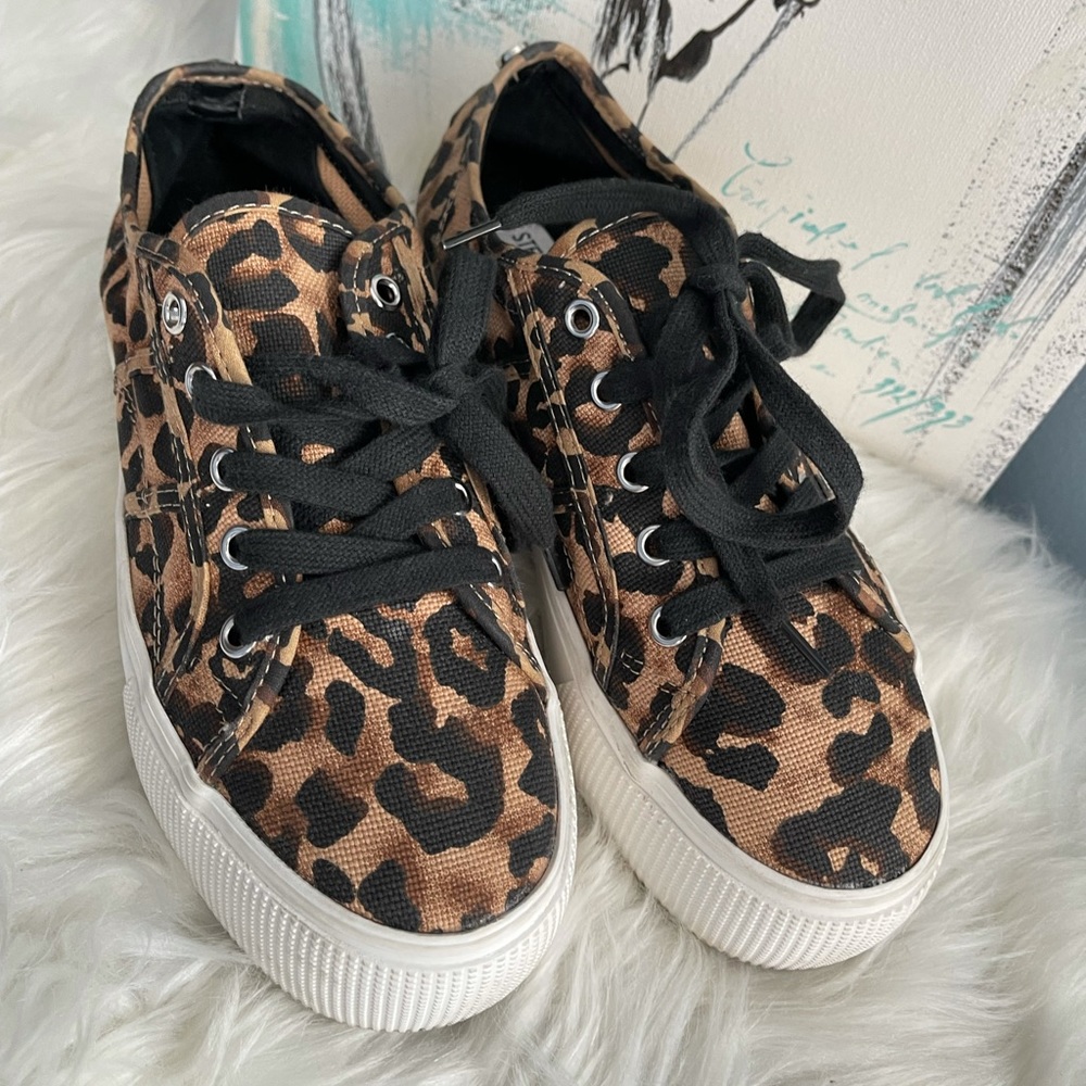 COPY - AUTHENTIC STEVE MADDEN EMMI LEOPARD PLATFORM SNEAKERS SZ 7.5!
